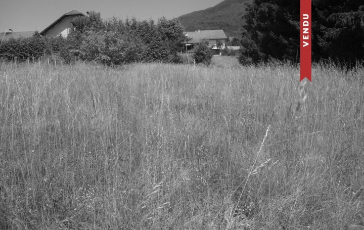 Réseau Immo-diffusion : Terrain  NOVALAISE  1 585 m2 97 000 € 