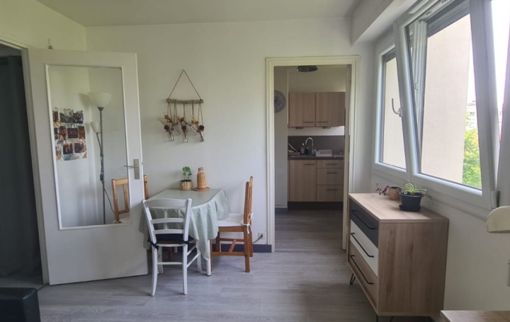 Studio LYON (69006)  30 m2 760 € 