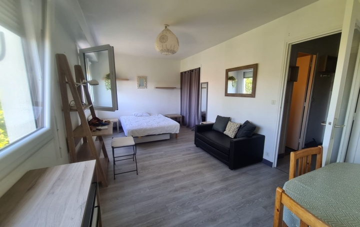 Studio LYON (69006)  30 m2 760 € 