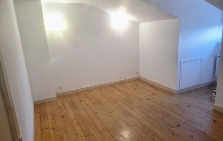 2 Pièces LYON (69008)  42 m2 697 € 