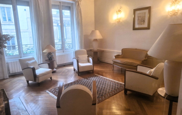 5 Pièces LYON (69006)  158 m2 850 000 € 