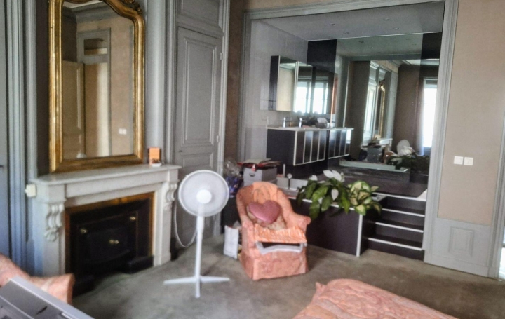 5 Pièces LYON (69006)  158 m2 850 000 € 