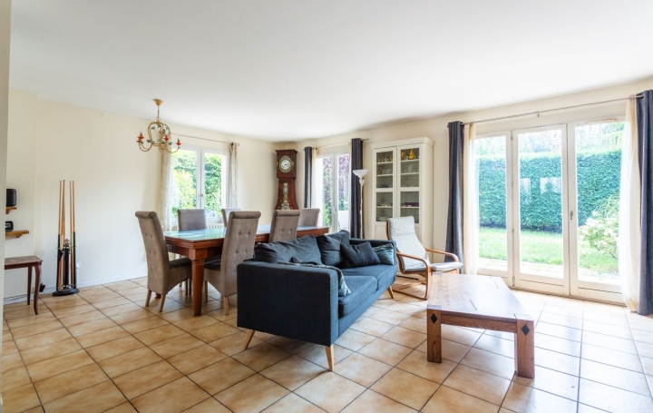 Villa FRANCHEVILLE (69340)  147 m2 630 000 € 