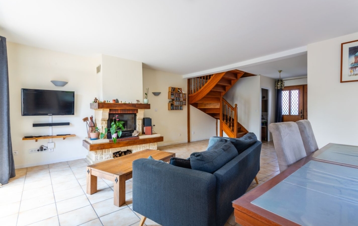 Villa FRANCHEVILLE (69340)  147 m2 630 000 € 