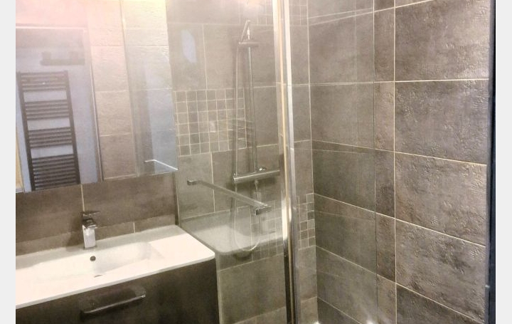 Maison LYON (69007)  46 m2 270 000 € 