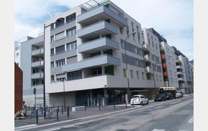 Réseau Immo-diffusion : Appartement P2  GRENOBLE  43 m2 648 € 
