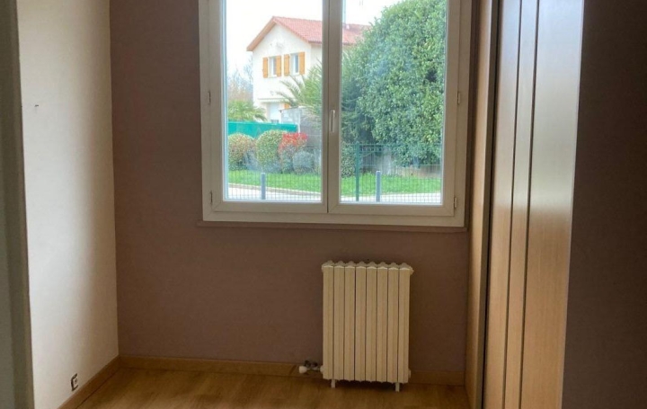 3 Pièces FONTAINE (38600)  45 m2 65 000 € 