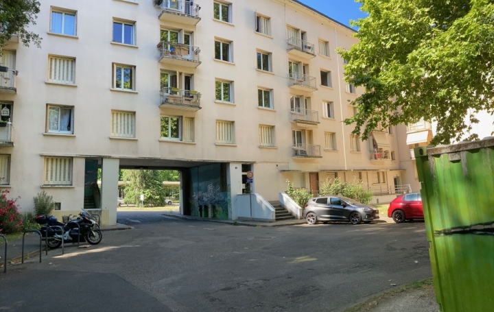 4 Pièces GRENOBLE (38100)  65 m2 99 000 € 