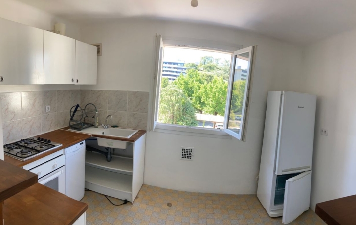 4 Pièces GRENOBLE (38100)  65 m2 99 000 € 