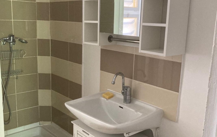 4 Pièces GRENOBLE (38100)  65 m2 99 000 € 