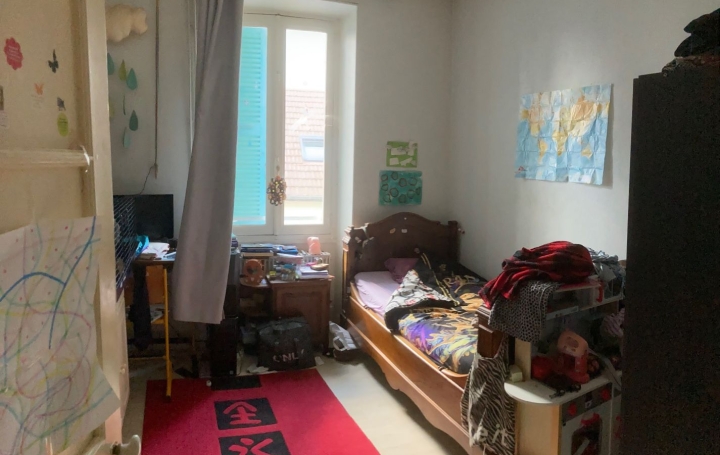 4 Pièces VOIRON (38500)  91 m2 139 000 € 