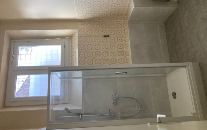 3 Pièces VOIRON (38500)  54 m2 112 000 € 