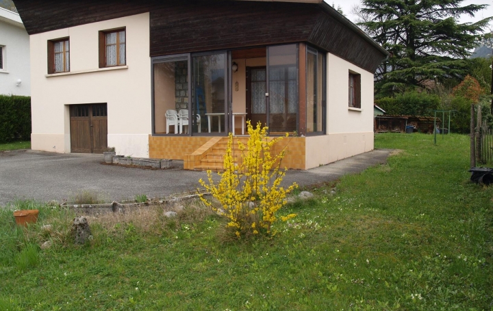 Réseau Immo-diffusion : Maison  SAINT-EGREVE  73 m2 250 000 € 