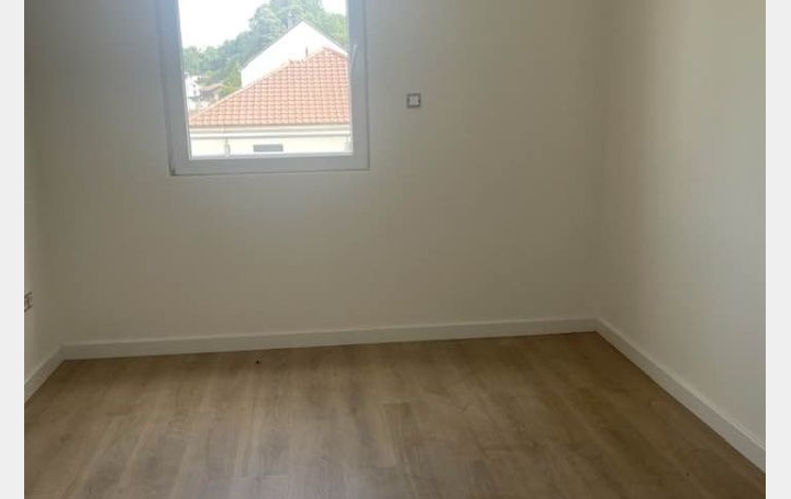 2 Pièces COCHEREN (57800)  53 m2 111 000 € 