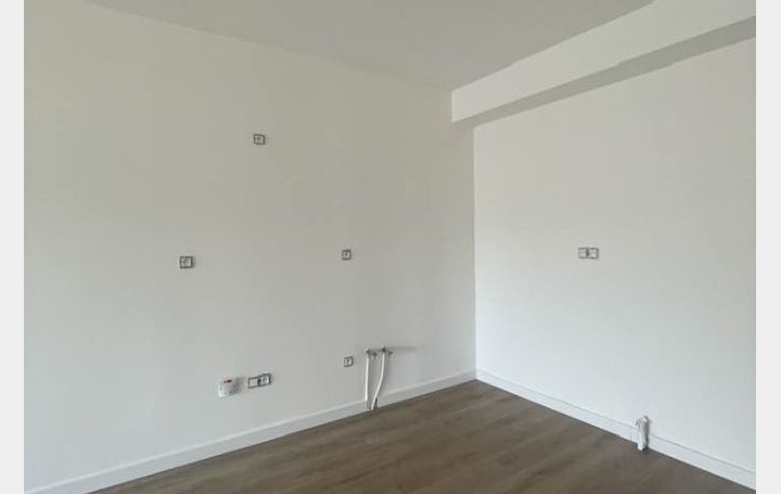 2 Pièces COCHEREN (57800)  53 m2 111 000 € 