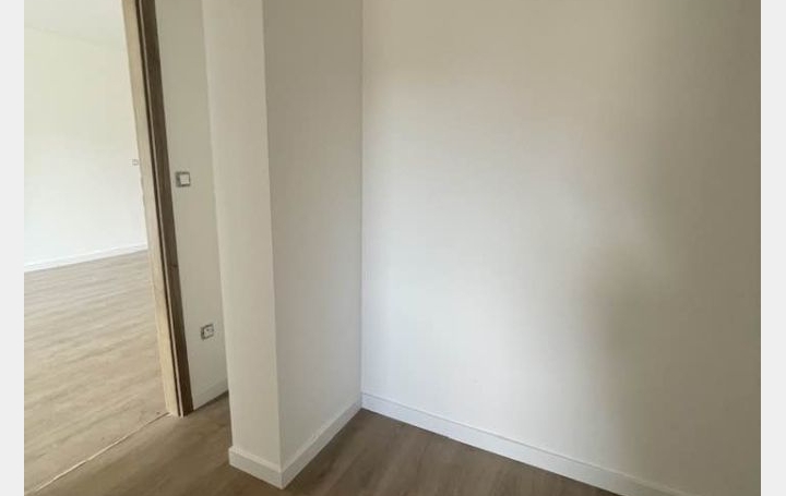 2 Pièces COCHEREN (57800)  53 m2 111 000 € 