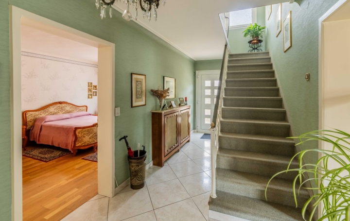 Maison FORBACH (57600)  180 m2 199 680 € 