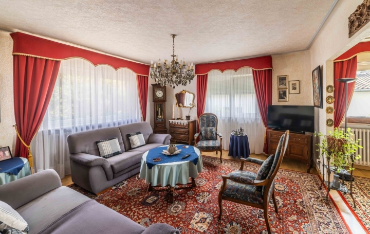 Maison FORBACH (57600)  180 m2 199 680 € 