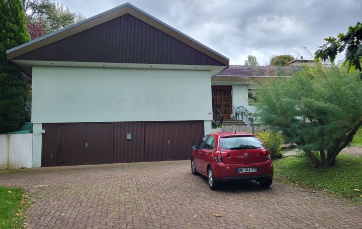 Villa OETING (57600)  197 m2 426 000 € 