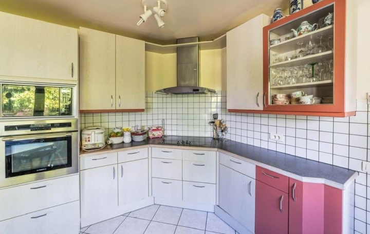 Villa OETING (57600)  197 m2 426 000 € 