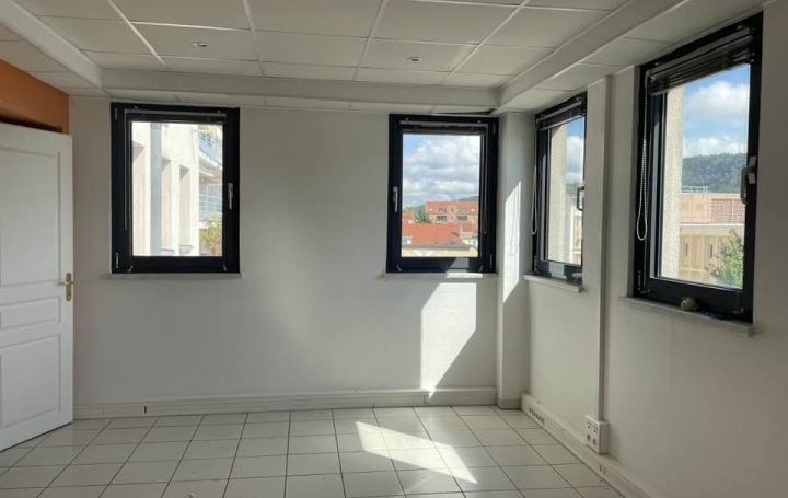 Local commercial FORBACH (57600)  98 m2 169 000 € 