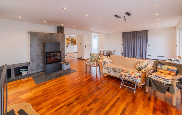 Maison ALSTING (57515)  218 m2 520 000 € 