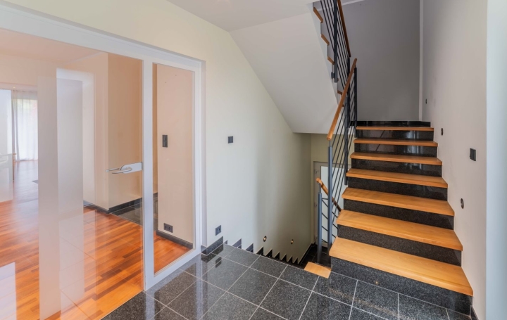 Maison ALSTING (57515)  218 m2 520 000 € 