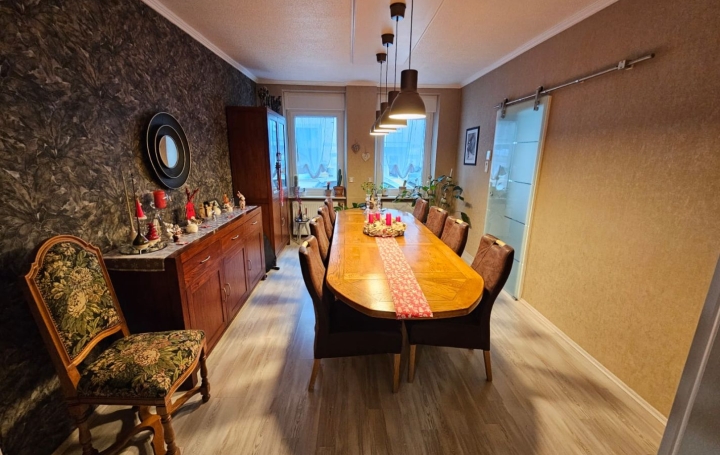 Maison COCHEREN (57800)  163 m2 180 000 € 