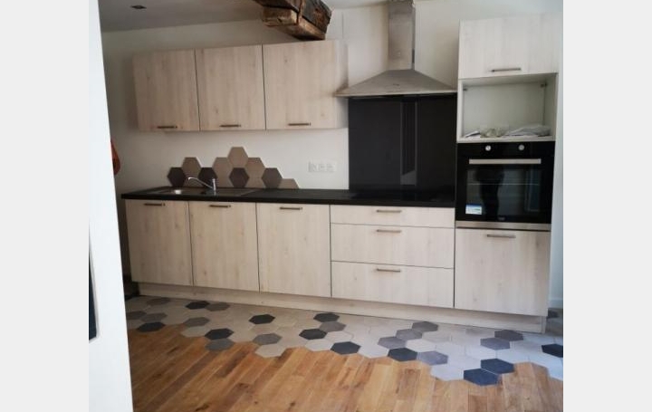 Réseau Immo-diffusion : Appartement P2  CREMIEU  33 m2 550 € 