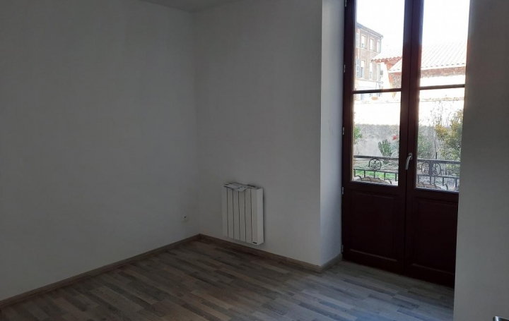 Réseau Immo-diffusion : Appartement P2  SAVIGNY  49 m2 354 € 