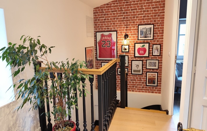 Maison SOURCIEUX-LES-MINES (69210)  120 m2 395 000 € 