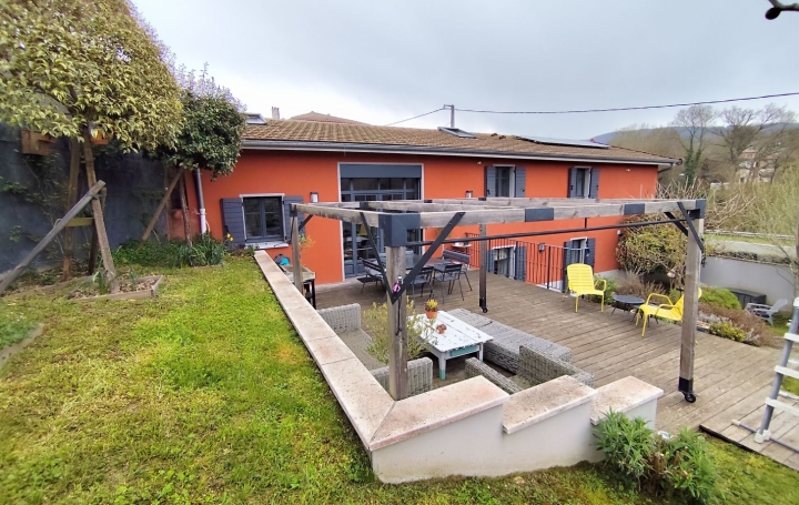 Maison SOURCIEUX-LES-MINES (69210)  120 m2 395 000 € 