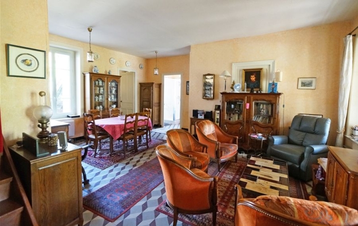 Maison FRANCHEVILLE (69340)  125 m2 519 000 € 