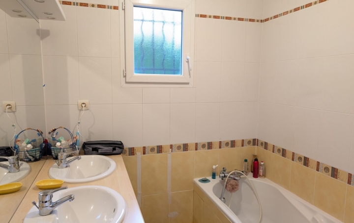 Maison BRUSSIEU (69690)  124 m2 335 000 € 