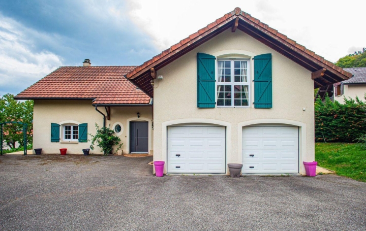 Réseau Immo-diffusion : Maison  ECHENEVEX  201 m2 990 000 € 
