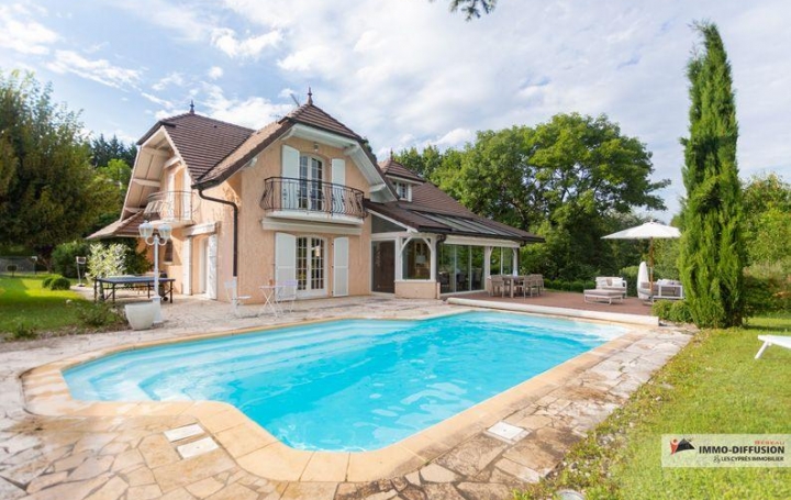 Réseau Immo-diffusion : Villa  DIVONNE-LES-BAINS  234 m2 1 460 000 € 
