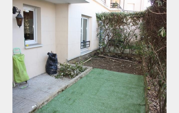 Réseau Immo-diffusion : Appartement P2  COLOMBES  43 m2 865 € 