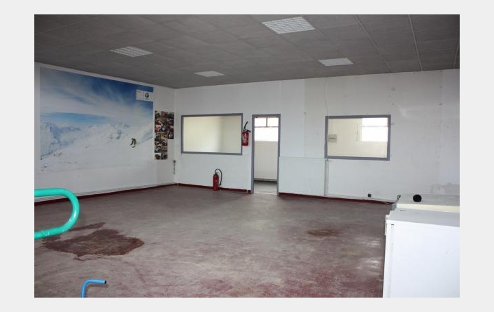 Réseau Immo-diffusion : Local commercial  BRETIGNY-SUR-ORGE  105 m2 1 345 € 