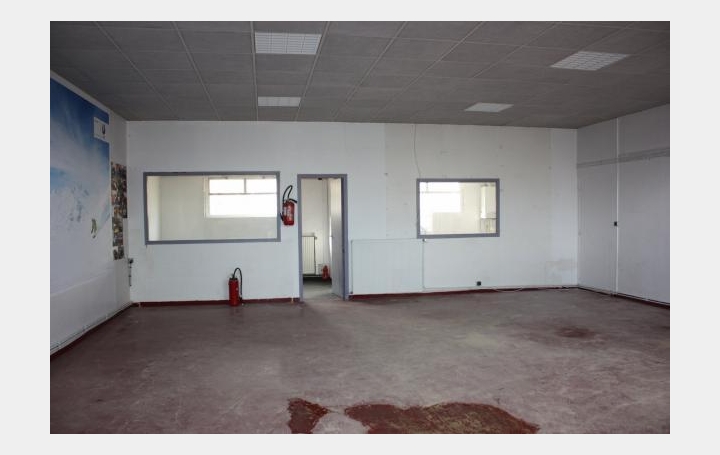 Réseau Immo-diffusion : Local commercial  BRETIGNY-SUR-ORGE  105 m2 152 000 € 