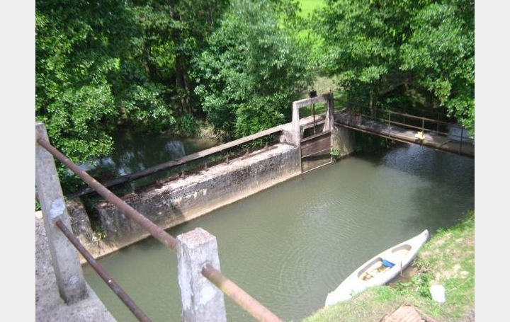 Réseau Immo-diffusion : Propriété  PARIS 1er 90 m2 145 000 € 