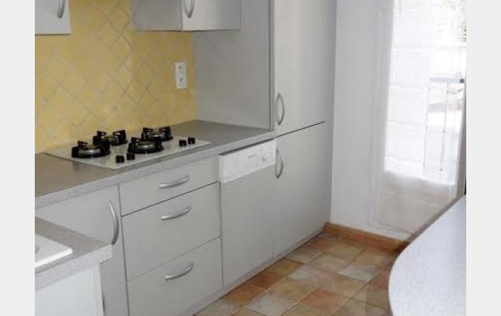 Réseau Immo-diffusion : Appartement P2  LES MILLES  50 m2 790 € 