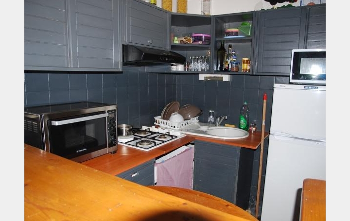 Réseau Immo-diffusion : Appartement P2  LUYNES  37 m2 630 € 