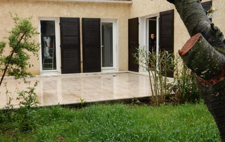 Réseau Immo-diffusion : Maison  PELISSANNE  85 m2 1 000 € 