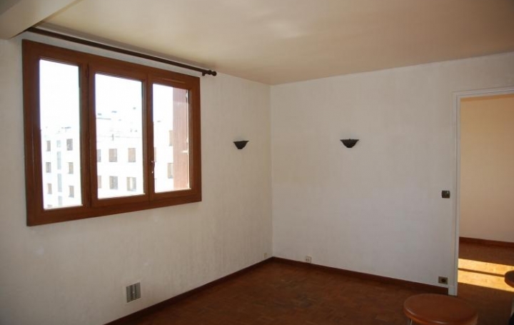 Réseau Immo-diffusion : Appartement P2  MARSEILLE 4ème 40 m2 650 € 