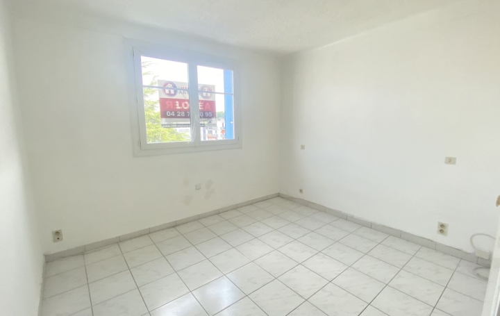3 Pièces MARSEILLE (13012)  66 m2 875 € 