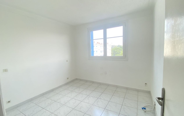 3 Pièces MARSEILLE (13012)  66 m2 875 € 