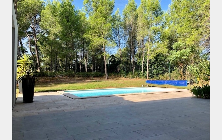 Villa MARSEILLE (13011)  161 m2 3 200 € 