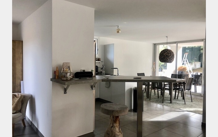 Villa MARSEILLE (13011)  161 m2 3 200 € 