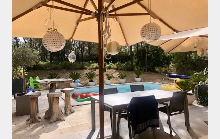 Villa MARSEILLE (13011)  161 m2 3 200 € 