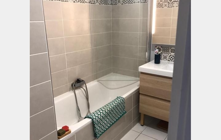 3 Pièces MARSEILLE (13012)  70 m2 1 135 € 
